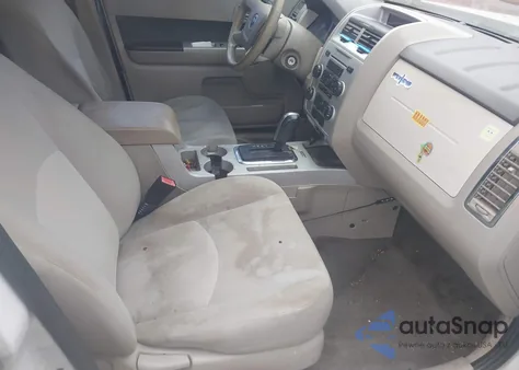 2010 Mercury Mariner из США, поврежденный, VIN 4M2CN9BG7AKJ28216